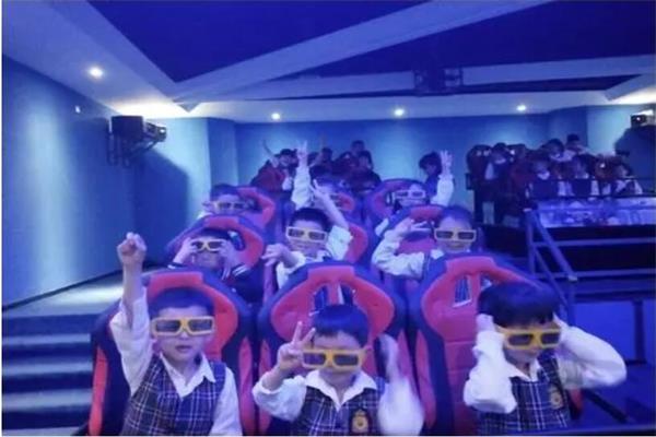 5D影院為什么不適合小孩子觀看?